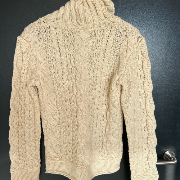 Highland home industries 100 percent wool cable knit turtleneck in GUC - Picture 4 of 13